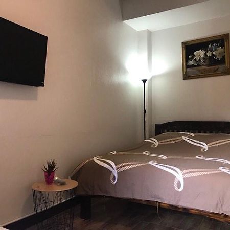 Fon Hostel Чианграй Экстерьер фото